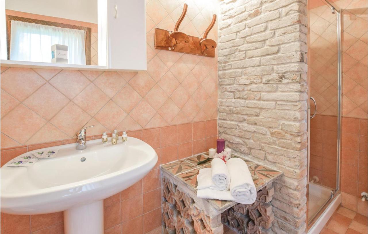 2 Bedroom Awesome Home In Taglio Di Po Ro Porto Viro Exteriér fotografie